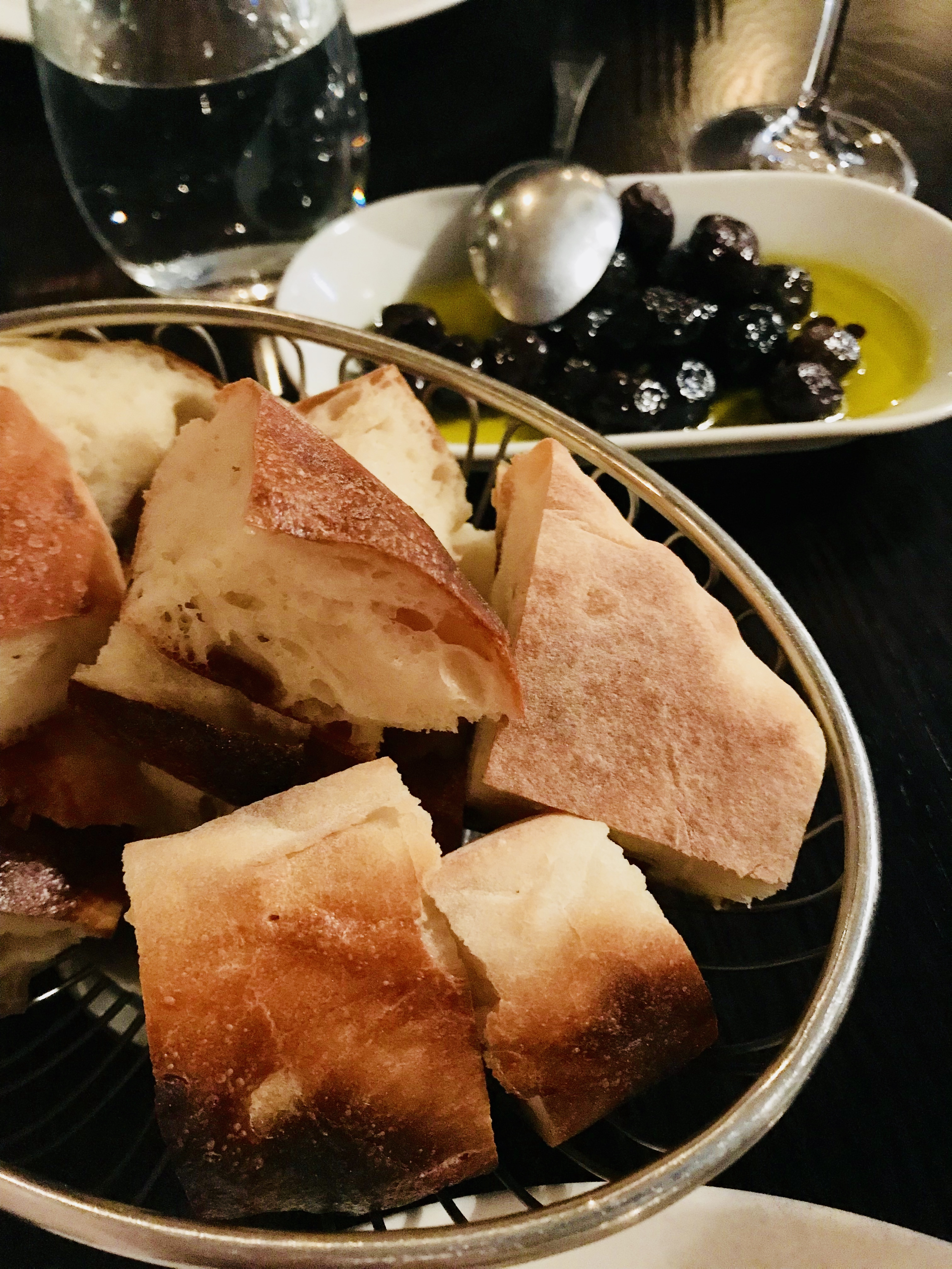 餐廳餐點使用澳洲樂霸特級初榨橄欖油