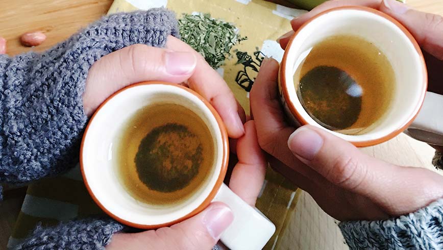 綠茶含有酚類，酚類可以減輕發炎狀況，是關節炎患者的福音。