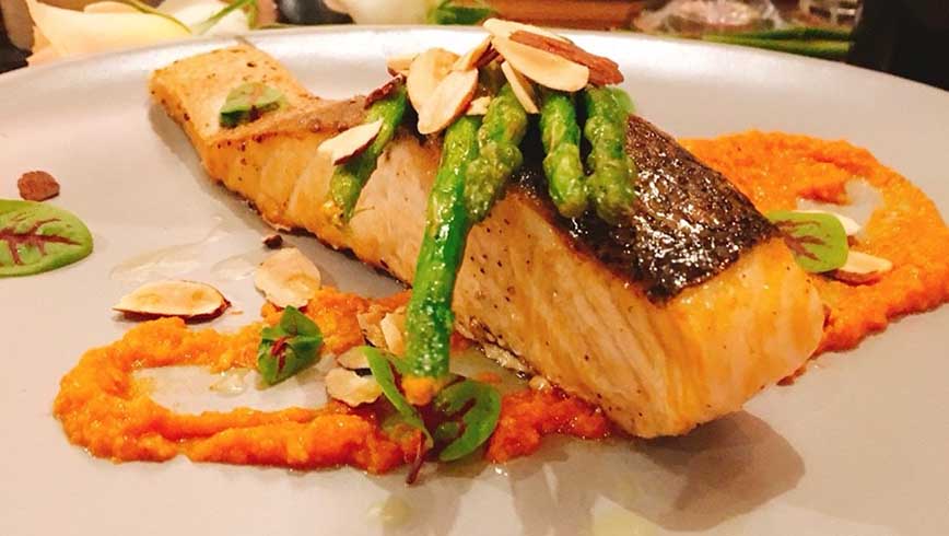 鮭魚含有豐富的Omega 3可以減輕關節炎的發炎程度